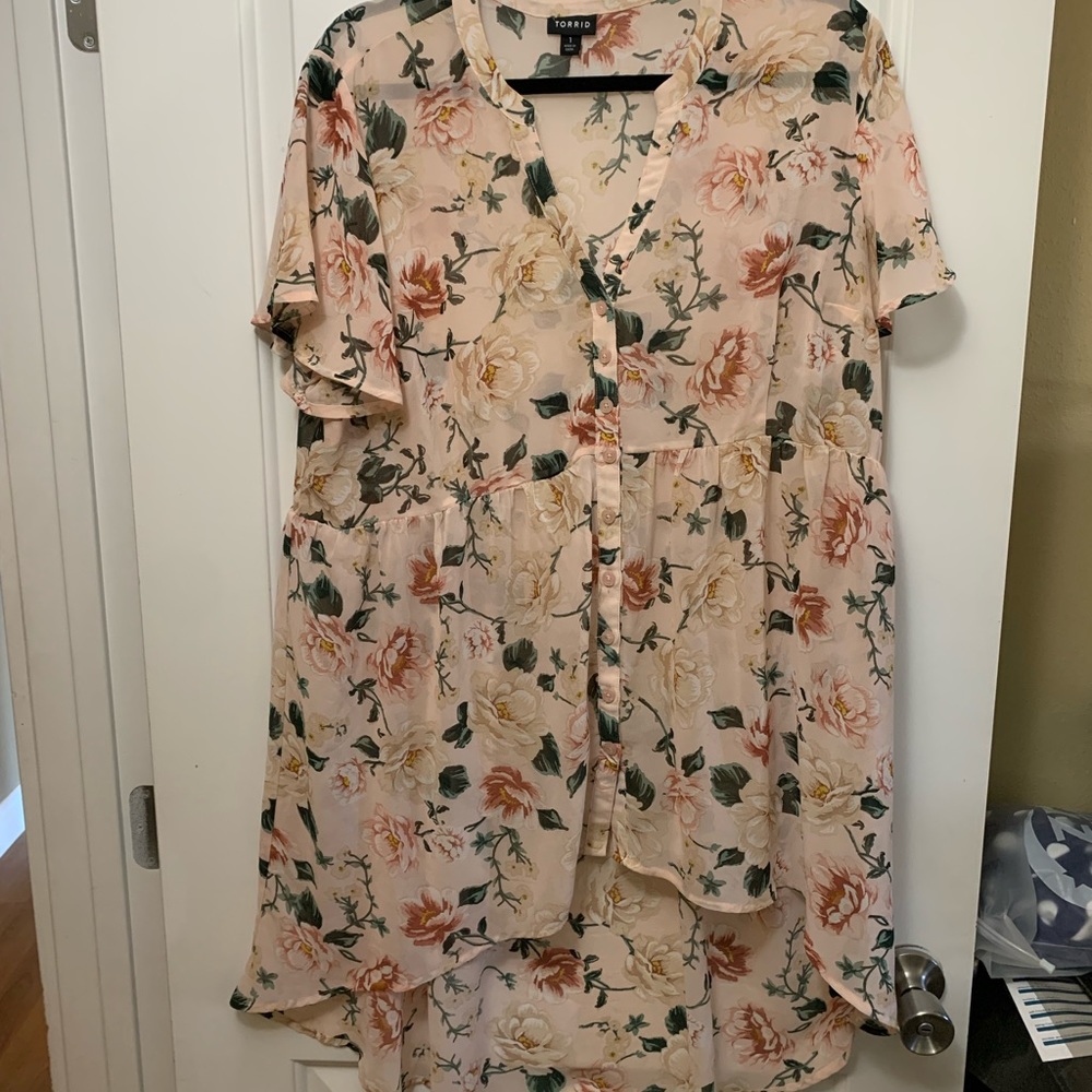 Sheer pink floral hi-low top